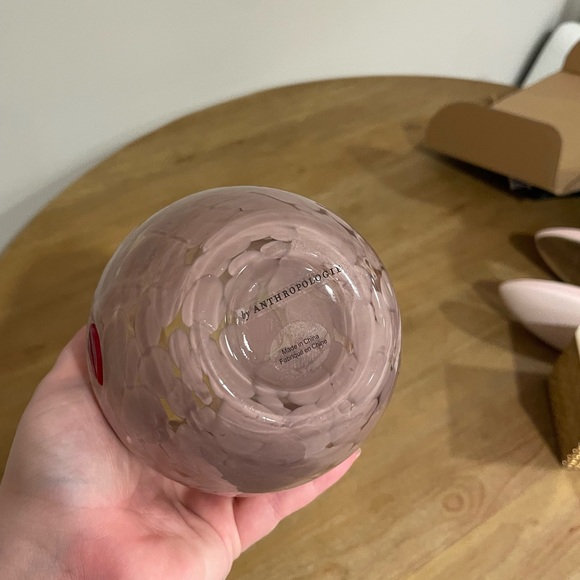 Anthropologie Icon Valentines Vase - Picture 4 of 4